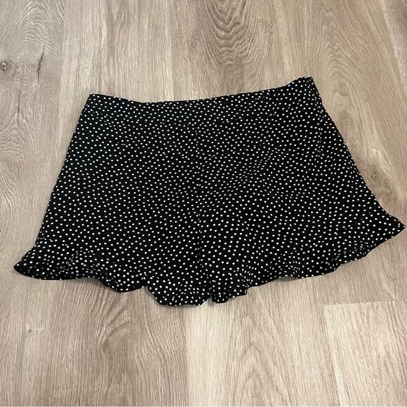 Women's Zara Black & White Polka Dot Print Ruffle Shorts - Picture 8 of 8